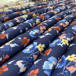 Tessuto in poliestere CDC 16mm in Chiffon <span class=keywords><strong>Crepe</strong></span> de chine stampato disegni colorati per abito e camicette da donna - Product Image 3