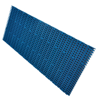 Bande transporteuse modulaire en maille avec surface antiadhésive pour la congélation, le refroidissement et les applications de lignes de transformation des produits de la mer