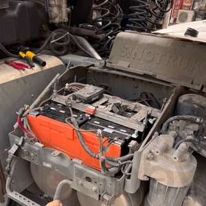 Paquete de Baterías de Potencia <span class=keywords><strong>Automotriz</strong></span> de 24V 300AH para Arranque y Aire Acondicionado de Estacionamiento en Varios Tipos de Camiones - Product Image 3