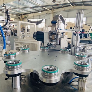 Máy Làm Đĩa Nắp Hoàn Toàn Với Máy Bơm Keo Và Đặc Điểm Kỹ Thuật Trong Dây Chuyền Sản Xuất Đĩa Nắp Bán Tự Động Và Hoàn Toàn Tự Động - Product Image 1