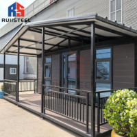 Maison-conteneur de luxe RUIISTEEL avec piscine et terrasse sur le toit