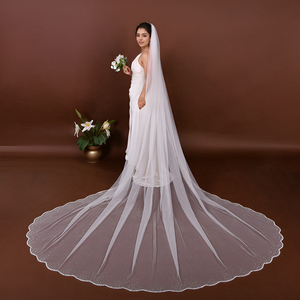 <span class=keywords><strong>Voile</strong></span> <span class=keywords><strong>de</strong></span> <span class=keywords><strong>mariée</strong></span> <span class=keywords><strong>long</strong></span> haut <span class=keywords><strong>de</strong></span> gamme orné <span class=keywords><strong>de</strong></span> <span class=keywords><strong>strass</strong></span> exquis, perles cousues à la main, bords en forme d'arc <span class=keywords><strong>de</strong></span> pétales, voiles <span class=keywords><strong>de</strong></span> <span class=keywords><strong>mariée</strong></span> principaux - Product Image 2