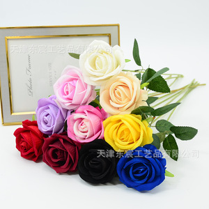 Bouquet de roses artificielles, pétales en velours rouge, polyester, décoration d'intérieur, ornement de bureau pour mariage - Product Image 4