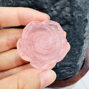 Vente en gros de sculptures florales en quartz rose naturel de haute qualité, ornements sculptés à la main, artisanat en cristal, décoration créative polie, cadeau - Product Image 6