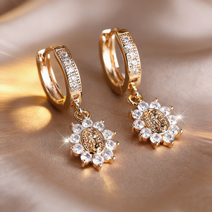 Wholesale Jewelry <strong>Pendiente</strong> De <strong>Gota</strong> 18k Gold Plated Religious Christian Flower Shape clear Zircon Virgin Mary Hoop Drop Earring - Product Image 5