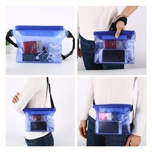 Sac banane étanche en PVC personnalisé avec logo pour la plage, le sport et la natation - Product Image 3