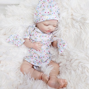 Venta al por mayor lindo 18 pulgadas realista inocente y encantador dormir suave ponderado realista Reborn niño recién nacido - Product Image 6