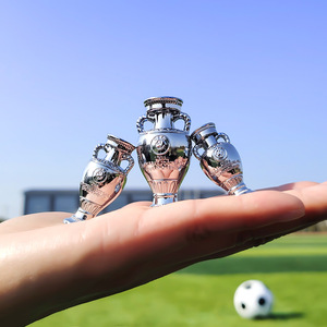 Llavero con Adorno de Trofeo de la Eurocopa de Fútbol, Souvenir de La Liga Serie A, Unicornio Personalizable para el Modelo 01, Accesorio - Product Image 4