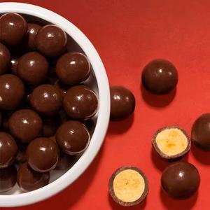 Молочный шоколад солодовые молочные шарики 130 г старомодные солодовые шарики, покрытые молочным шоколадом, для праздников и вечеров кино - Product Image 2