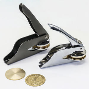 <span class=keywords><strong>Pince</strong></span> <span class=keywords><strong>à</strong></span> main <span class=keywords><strong>à</strong></span> motif tridimensionnel <span class=keywords><strong>personnalisable</strong></span> Tampon en acier gaufré pour peinture au feu Feuille de cuivre Logo Invitation Seal - Product Image 1