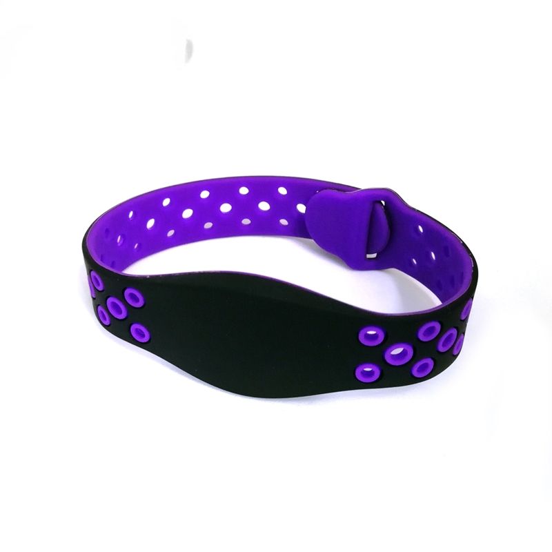 สีดำสีม่วง