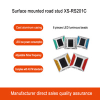 Marquages routiers surélevés en aluminium, voies de circulation sécurisées, feux clignotants pour autoroutes, yeux de chat métalliques, réflecteurs LED, panneaux routiers solaires