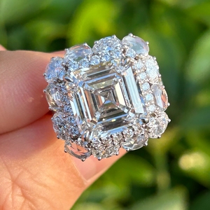 HQ Gems IGI CVDダイヤモンド18KホワイトゴールドF VS1 8カラットラボダイヤモンドアッシャーカット婚約ダイヤモンドリング - Product Image 1