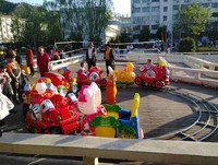 Nouveau design, parc d'attractions en forme de dessin animé, train électrique pour enfants, train à pièces