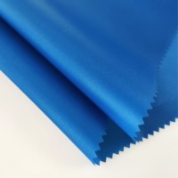 Tissu de tente imperméable en taffetas de polyester 210T 100% Polyester avec revêtement en PU antistatique pour vêtements d'extérieur pour filles