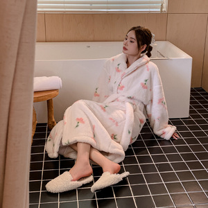 Peignoir imprimé floral <span class=keywords><strong>de</strong></span> luxe pour filles Style <span class=keywords><strong>de</strong></span> fleur épaisse <span class=keywords><strong>Robe</strong></span> <span class=keywords><strong>de</strong></span> <span class=keywords><strong>chambre</strong></span> en molleton <span class=keywords><strong>de</strong></span> flanelle à séchage rapide pour l'hiver <span class=keywords><strong>Robe</strong></span> <span class=keywords><strong>de</strong></span> bain à la maison - Product Image 5