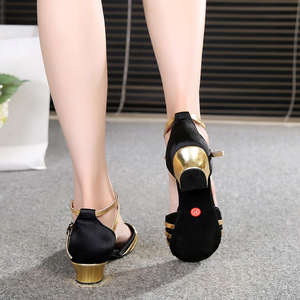 Chaussures <span class=keywords><strong>de</strong></span> <span class=keywords><strong>danse</strong></span> <span class=keywords><strong>sociale</strong></span> à talon bas moyen chaussures <span class=keywords><strong>de</strong></span> compétition 566 nouvelles chaussures <span class=keywords><strong>de</strong></span> <span class=keywords><strong>danse</strong></span> latine à semelle souple pour femmes - Product Image 3
