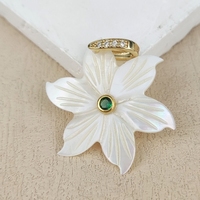 Nouveau design Pendentif sculpté Fleur de jasmin en coquillage naturel, incrusté de zircon et nacre, accessoire de bijouterie DIY, composants de collier
