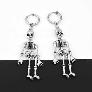 Boucles d'oreilles créoles pendantes squelette punk, style gothique sombre, en acier inoxydable, unisexe, bijoux pour fête d'Halloween - Product Image 4