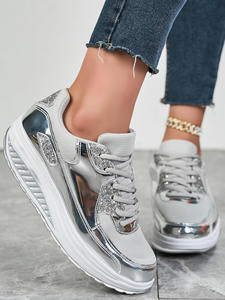 Zapatillas deportivas casuales de moda para mujer con suela gruesa y elevada, de malla transpirable, diseño dorado brillante estilo palacio para caminar - Product Image 2