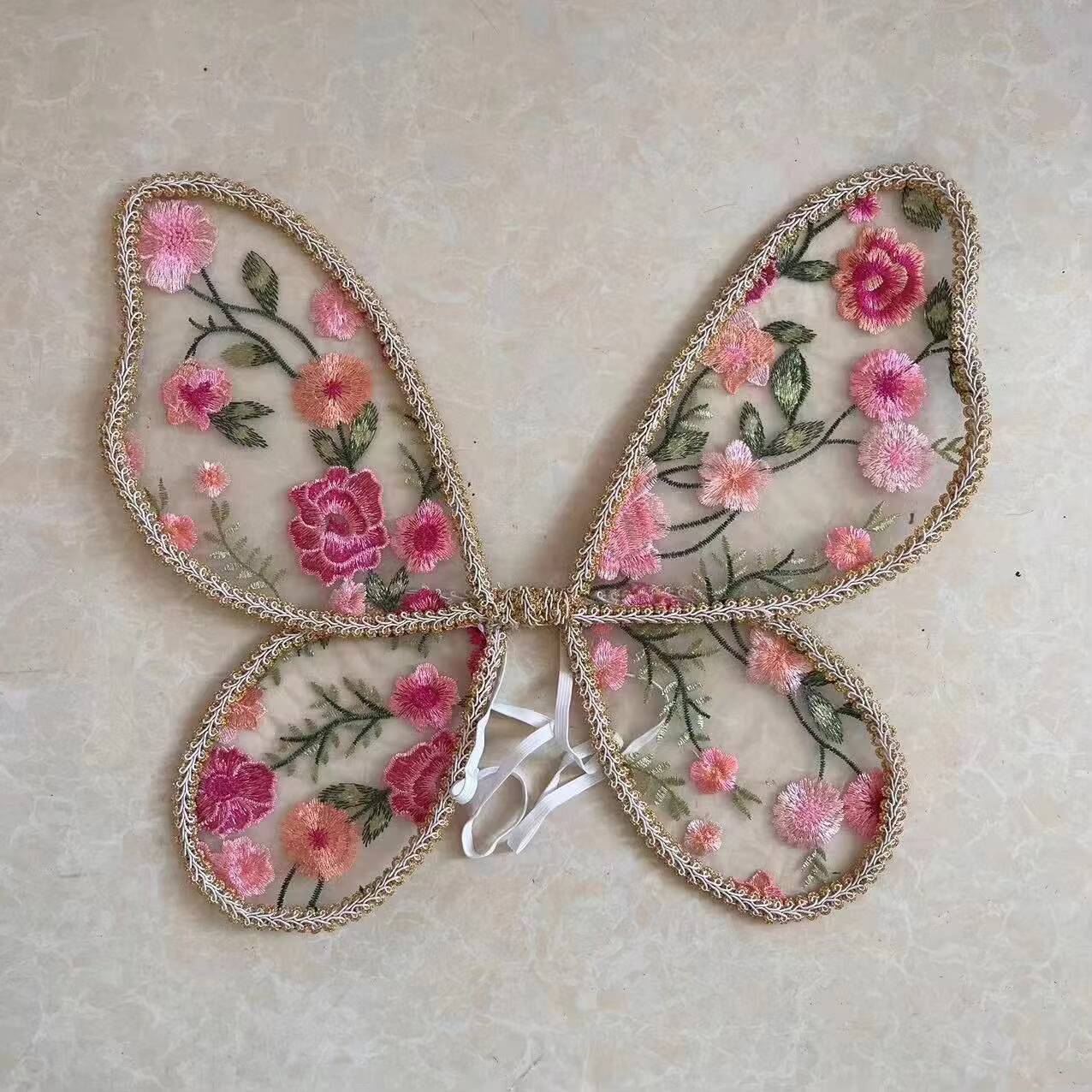 Ailes roses