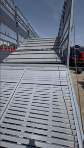 Camión de Carga SINOTRUK HOWO 8x4 de 12 Ruedas <span class=keywords><strong>con</strong></span> <span class=keywords><strong>Jaula</strong></span> para Transporte Especializado de Ganado - Product Image 6