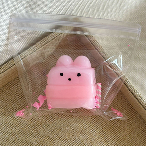 Juguete Antiestrés Popular de Silicona y Plástico con Forma de Conejo de 5 cm, para Todas las Edades, Pequeño Regalo para Niños de 5 a 7 Años - Product Image 2