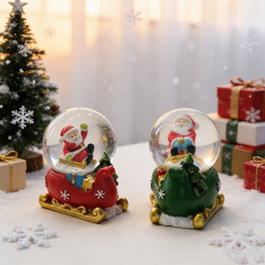 Globe à Neige Miniature de Noël en Gros avec Père Noël et Traîneau, Boule d'Eau en Résine, Décoration de Table de Noël, Cadeau de Vacances pour Enfants, Souvenir - Product Image 3