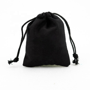 Pochette écologique sur mesure avec impression de logo, sac en coton noir réutilisable à cordon pour emballer des bagues et des bijoux - Product Image 5