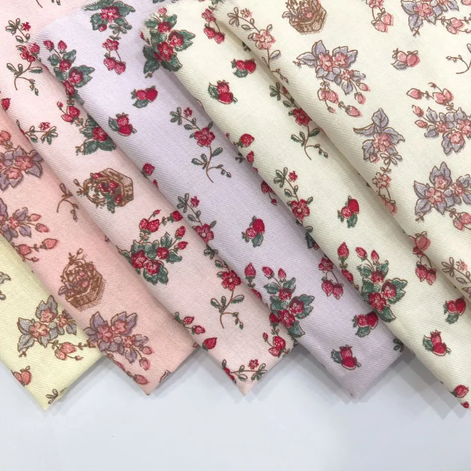 Nouvelle liste haute qualité coton sergé sous-impression mode femmes enfants robe tissu enfants dessin animé tissu coton cutwork tissus