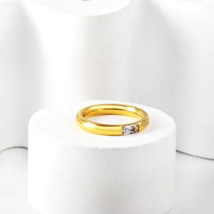 Bague de mariage en acier inoxydable plaqué or 18 carats avec zircon cubique, étanche, pour femme, vente en gros, style mode et tendance - Product Image 5