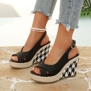Sandalias de cuña Xuanhui de verano con punta abierta, tiras cruzadas, tacón de <span class=keywords><strong>plataforma</strong></span>, estilo slingback, para playa, con estampado de estrellas - Product Image 2