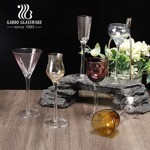 Benzersiz Mini lale şeklinde renkli dekoratif şarap bardağı Stemware ile farklı renkler el yapımı High End hediye kutusu kadeh