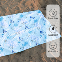 Serviette de plage à séchage rapide avec imprimé personnalisé et design champignon amusant pour les voyages de relaxation au bord de la piscine