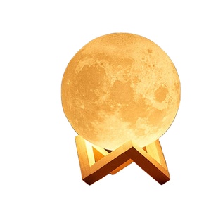 Lampe de Nuit LED 3D Imprimée en Gros, à Changement de Couleur, avec Télécommande, Étanchéité IP54, 20CM, en Plastique, Fonctionnant sur Piles, Lampe Lune pour Bébé - Product Image 1