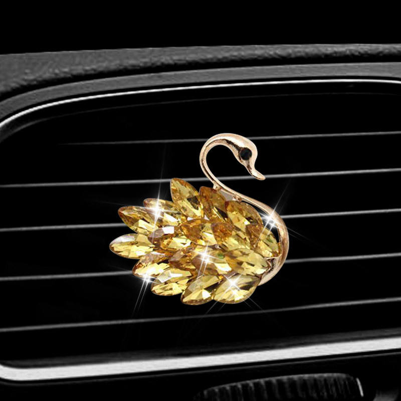 Amarillo Dorado, a la derecha.