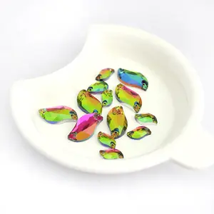 Strass en verre à double trou en forme de strass à dos plat coloré multi-spécifications
