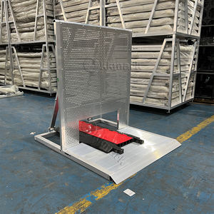 Barriera di Sicurezza Pieghevole KKMark Nera e Argento in Alluminio per Controllo Folla Tipo Mojo con Cancello Angolare per Grandi Concerti - Product Image 5