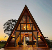 Maison préfabriquée triangulaire en bois stabilisé, portable pour l'extérieur, pour gîtes, fermes et parcs, avec salon et cuisine, populaire