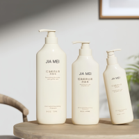 Flacons de luxe Boston ovales en PET sérigraphiés pour cosmétiques, lotions et shampoings avec bouchon pompe doré