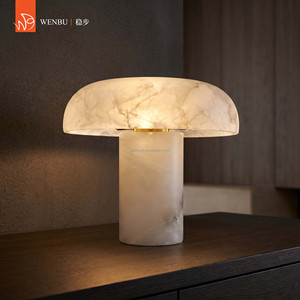 Lámpara de Mesa Contemporánea de Alabastro Español con Base de Latón para Hotel, Villa o Sala de Estar - Product Image 2