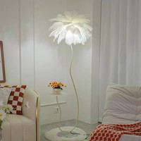Lampadaire d'Angle à Plumes Design Artistique et Créatif pour Salon et Chambre, Lampe Plumes d'Autruche