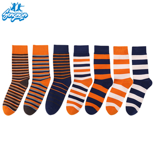 <span class=keywords><strong>Chaussettes</strong></span> en coton rayées <span class=keywords><strong>grande</strong></span> <span class=keywords><strong>taille</strong></span> pour hommes, <span class=keywords><strong>chaussettes</strong></span> tricotées pour l'automne, logo personnalisé, design coloré - Product Image 1