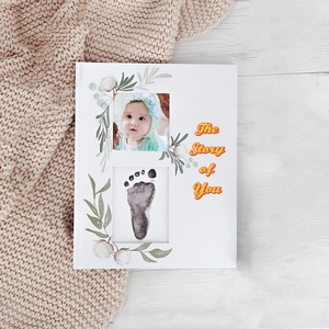 สมุดบันทึกความทรงจำสำหรับการตั้งครรภ์สำหรับทารกในปีแรกการออกแบบของคุณ - Product Image 1