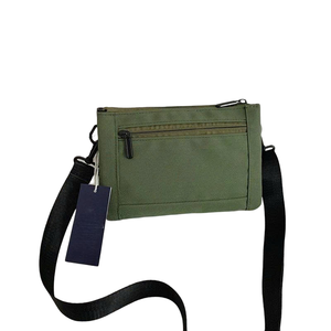 Sac bandoulière multi-compartiments à fermeture éclair, imperméable et tendance, design unisexe, en provenance du Vietnam - Product Image 4