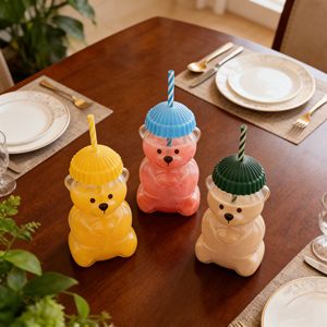 كوب زجاجي على شكل دب من البوروسيليكات بالجملة، كوب زجاجي مقاوم للحرارة، كوب زجاجي للقهوة المثلجة على شكل دب مع غطاء وقش - Product Image 4