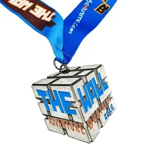 Bespoke medali 3D emas medali triathlon finisher maraton olahraga lari medali kustom medali