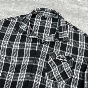 Camisetas de Diseñador Personalizadas con Estampado en la Solapa y Hombros Caídos, Camisas de Franela a Cuadros Térmicas con Botones, Camiseta de Manga Larga Extra Grande de Algodón - Product Image 4