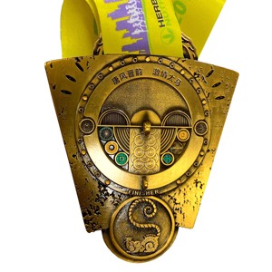 Prix d'usine Médaille sportive bon marché en forme de <span class=keywords><strong>jeton</strong></span> vintage 3D en bronze antique argenté Médailles personnalisées Médailles de marathon - Product Image 6