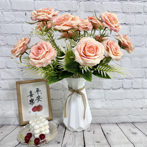 ดอ<span class=keywords><strong>ก</strong></span><span class=keywords><strong>ก</strong></span>ุหลาบประดิษฐ์แบบสมจริง7หัวสำหรับต<span class=keywords><strong>ก</strong></span>แต่งบ้านงานแต่งงาน - Product Image 2